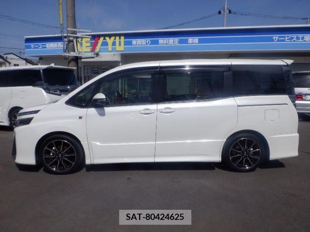 Toyota VOXY 2017-09 370279-6