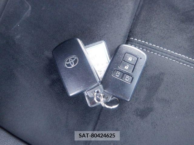 Toyota VOXY 2017-09 370279-25