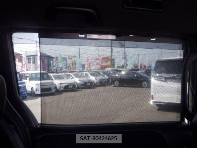 Toyota VOXY 2017-09 370279-24