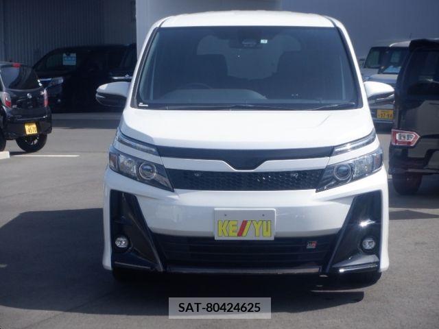 Toyota VOXY 2017-09 370279-3