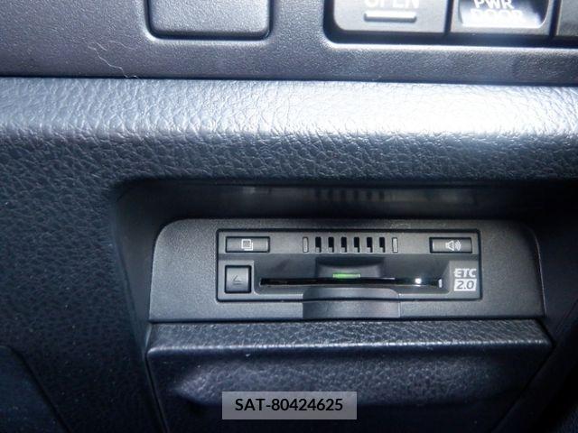 Toyota VOXY 2017-09 370279-21