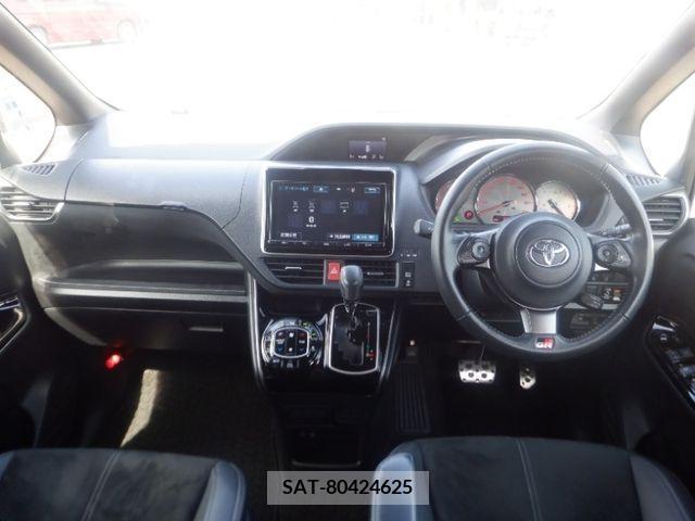 Toyota VOXY 2017-09 370279-2