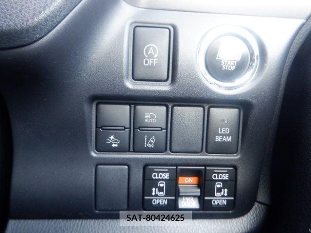 Toyota VOXY 2017-09 370279-20