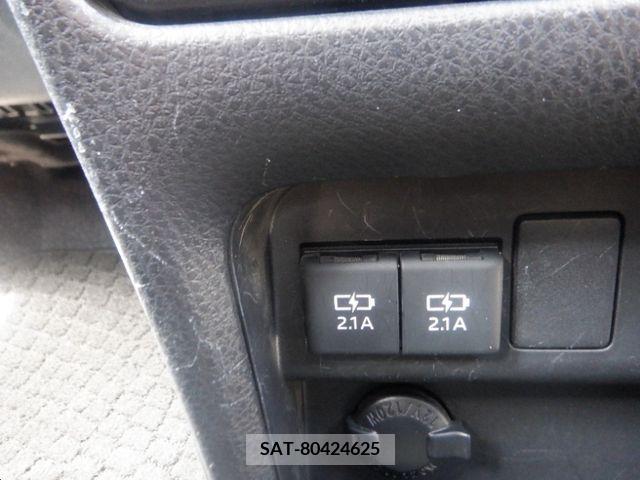 Toyota VOXY 2017-09 370279-22