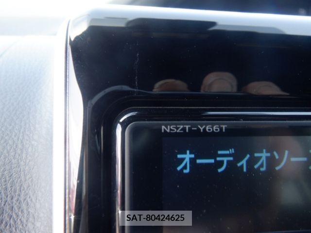 Toyota VOXY 2017-09 370279-18