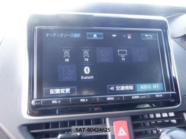 Toyota VOXY 2017-09 370279-16