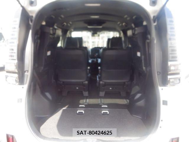 Toyota VOXY 2017-09 370279-15
