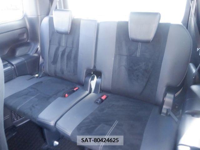 Toyota VOXY 2017-09 370279-12