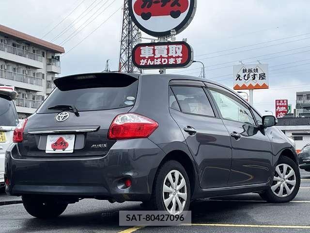 Toyota AURIS 2011-11 383991-2