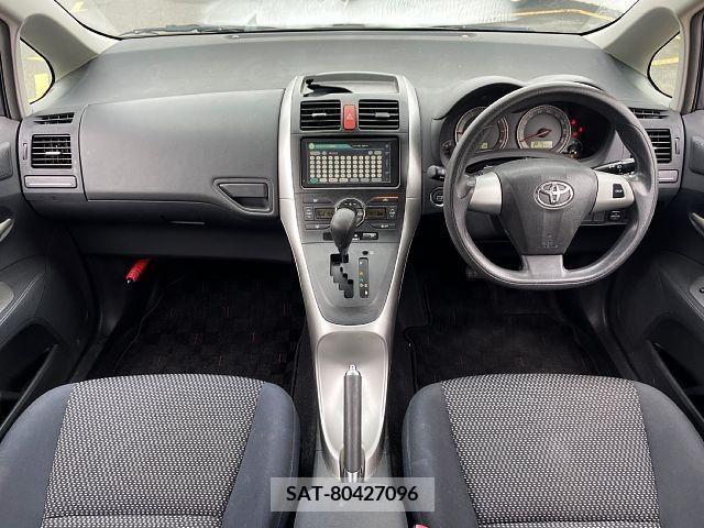 Toyota AURIS 2011-11 383991-1