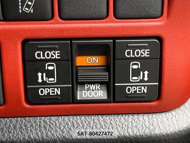 Toyota VOXY 2017-10 338298-5