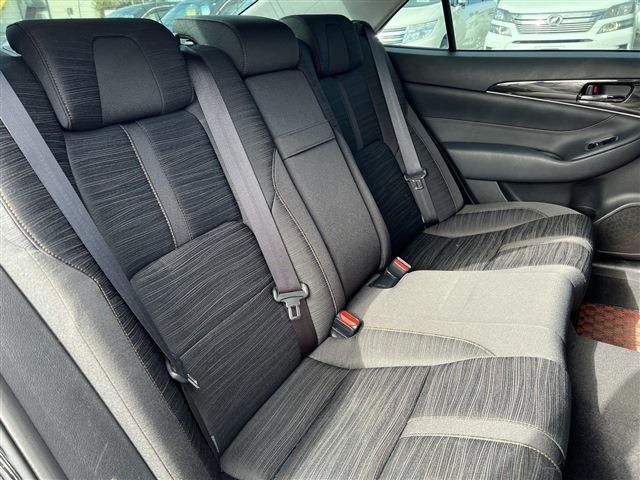 Toyota CROWN SEDAN 2013-01 184953-19