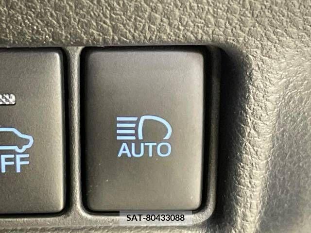 Toyota C-HR 2018-06 264207-5