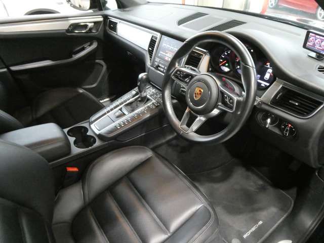 Porsche MACAN 2016-06 189650-9