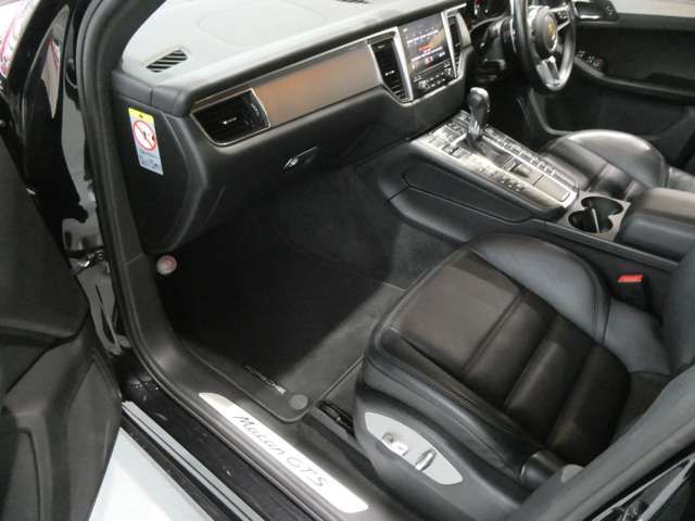 Porsche MACAN 2016-06 189650-11