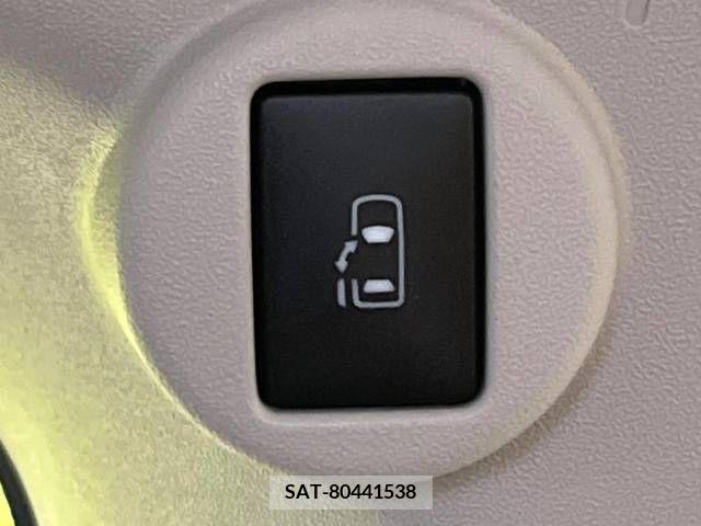 Toyota SPADE 2015-05 382670-4