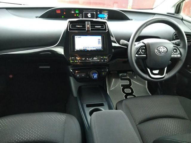 Toyota PRIUS 2020-11 25438-8