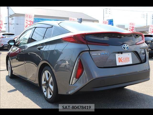 Toyota PRIUS PHV 2018-06 322613-6