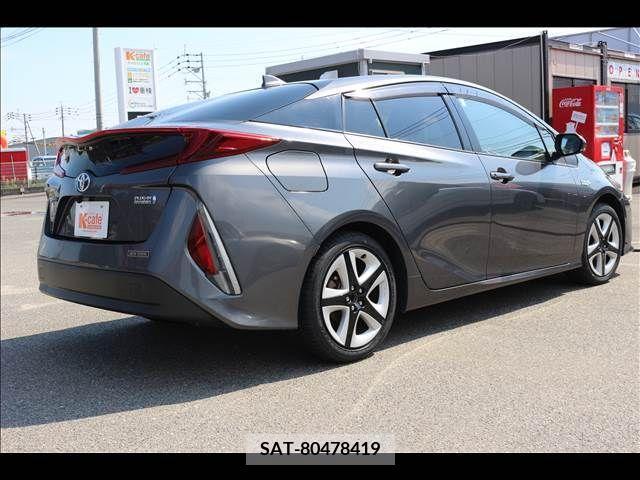 Toyota PRIUS PHV 2018-06 322613-4