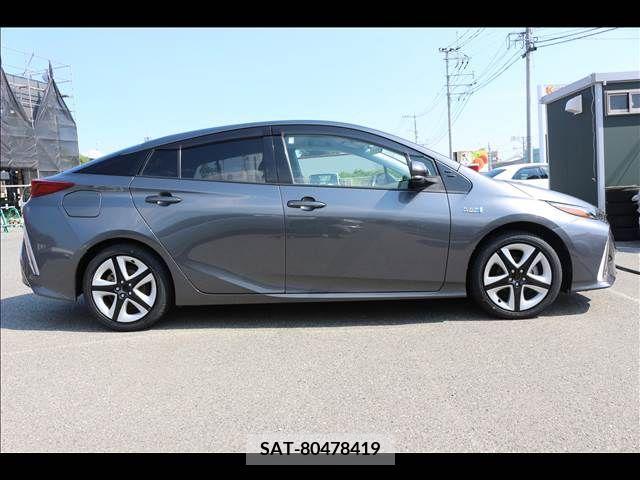 Toyota PRIUS PHV 2018-06 322613-3
