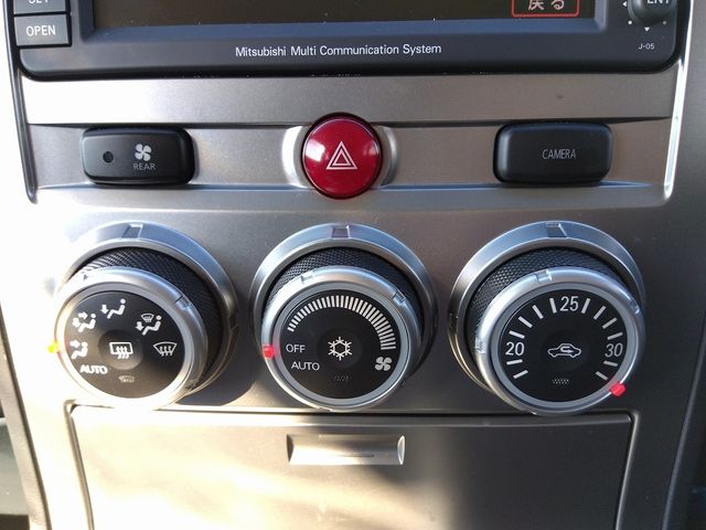 Mitsubishi DELICA D5 2010-08 193235-7