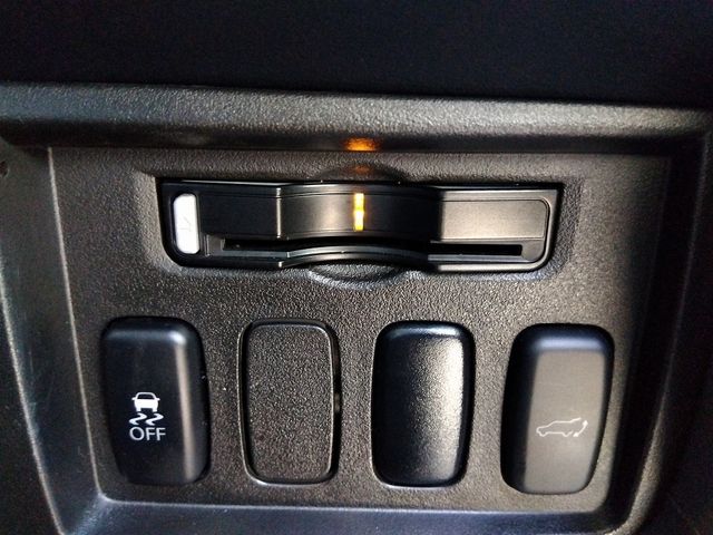 Mitsubishi DELICA D5 2010-08 193235-11