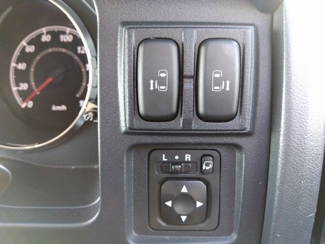 Mitsubishi DELICA D5 2010-08 193235-12