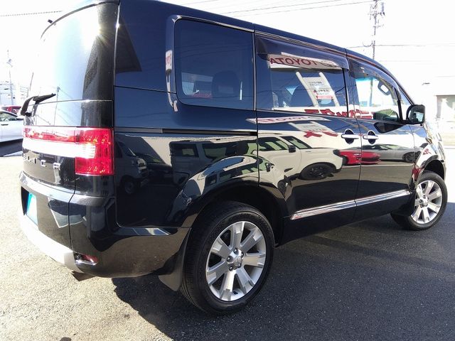 Mitsubishi DELICA D5 2010-08 193235-1