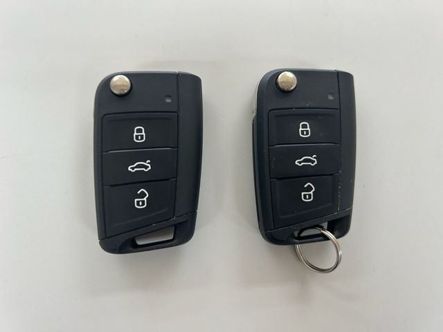 VolksWagen POLO 2014-09 18499-27