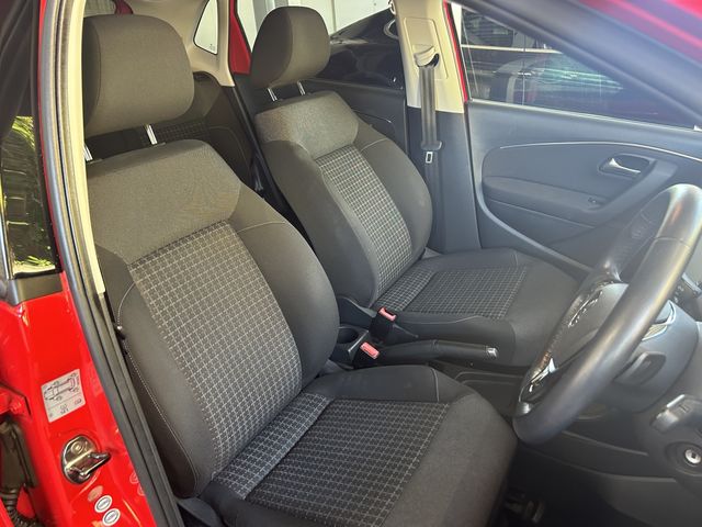 VolksWagen POLO 2014-09 18499-8