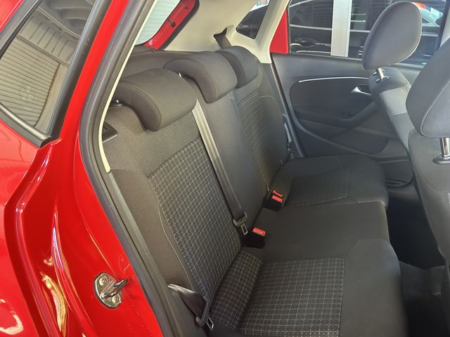 VolksWagen POLO 2014-09 18499-10