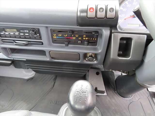 Nissan ATLAS 2005-05 3143-11