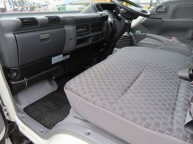 Nissan ATLAS 2005-05 3143-7