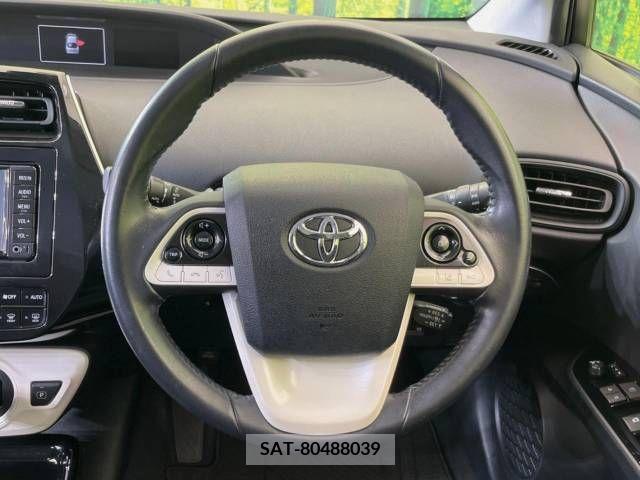Toyota PRIUS 2018-04 322366-11