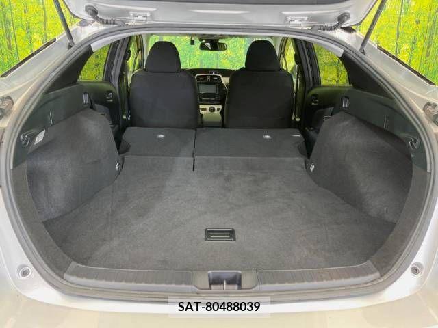 Toyota PRIUS 2018-04 322366-10