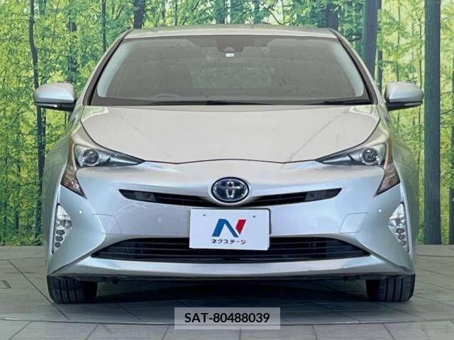 Toyota PRIUS 2018-04 322366-14