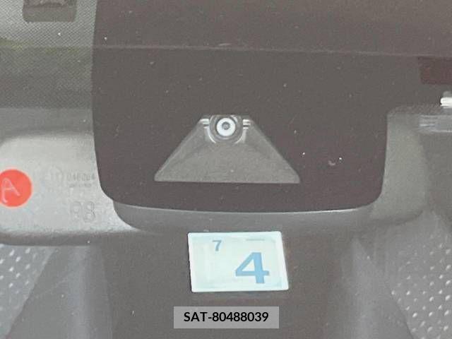 Toyota PRIUS 2018-04 322366-4