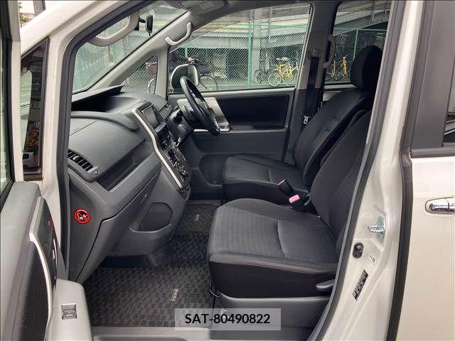 Toyota VOXY 2009-09 289184-10