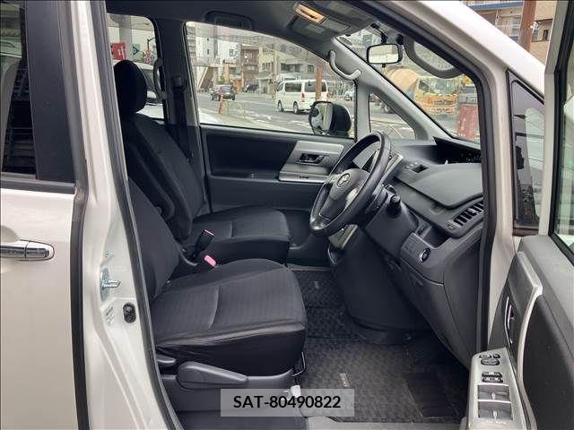 Toyota VOXY 2009-09 289184-9