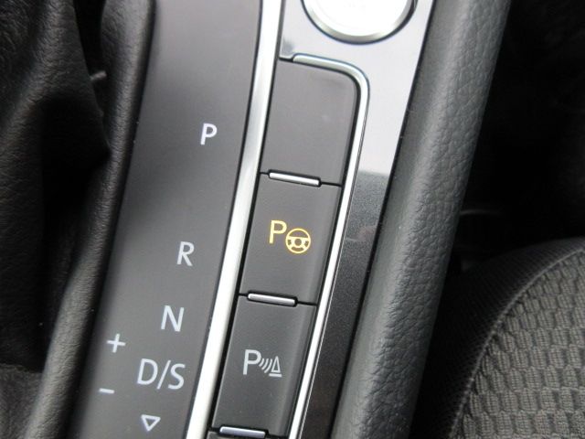 VolksWagen GOLF 2019-12 185249-5