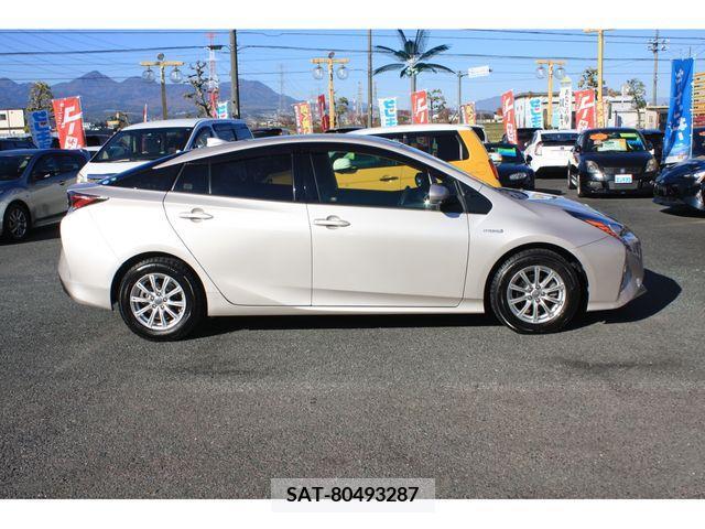 Toyota PRIUS 2016-06 205756-4