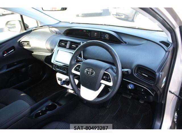 Toyota PRIUS 2016-06 205756-12