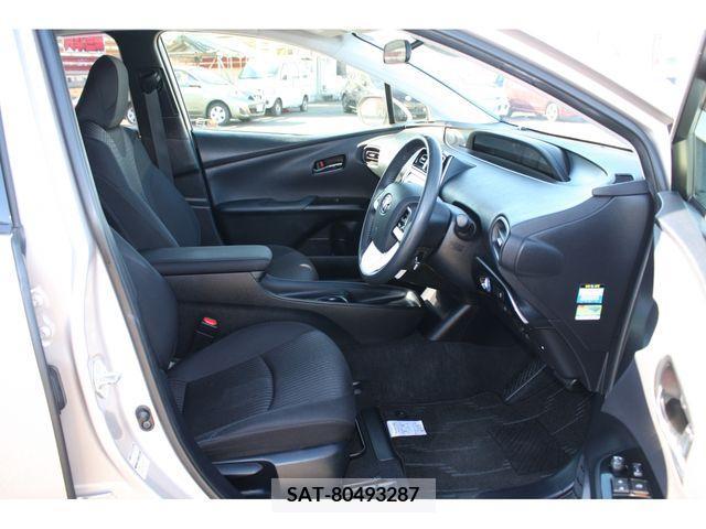 Toyota PRIUS 2016-06 205756-13