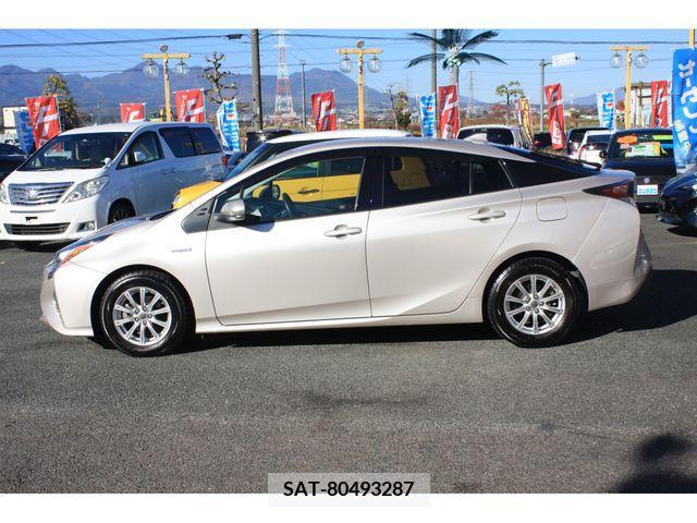 Toyota PRIUS 2016-06 205756-3