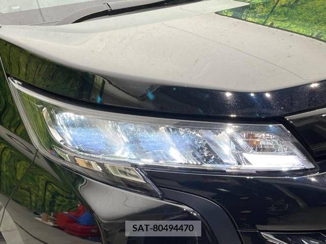 Toyota NOAH 2023-04 206975-13