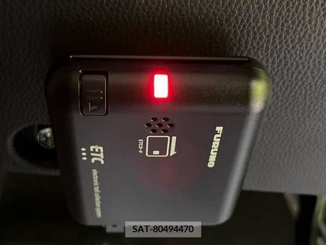 Toyota NOAH 2023-04 206975-6