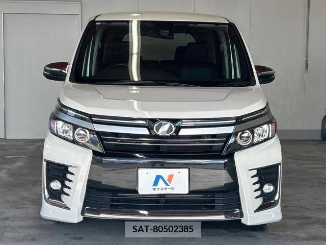 Toyota VOXY 2017-03 370495-14