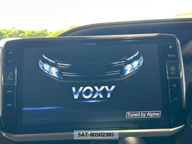 Toyota VOXY 2017-03 370495-1