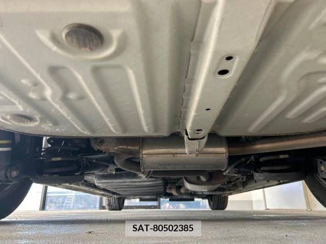 Toyota VOXY 2017-03 370495-19
