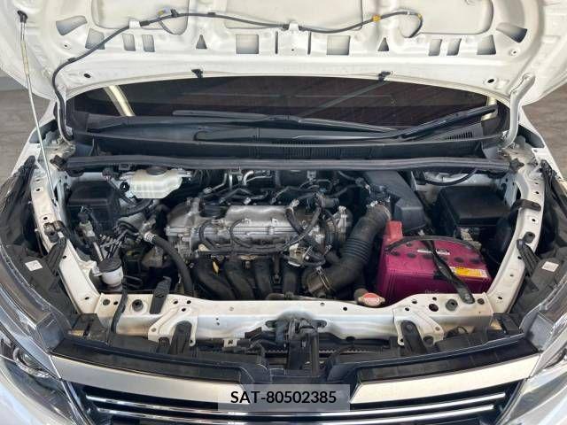 Toyota VOXY 2017-03 370495-18